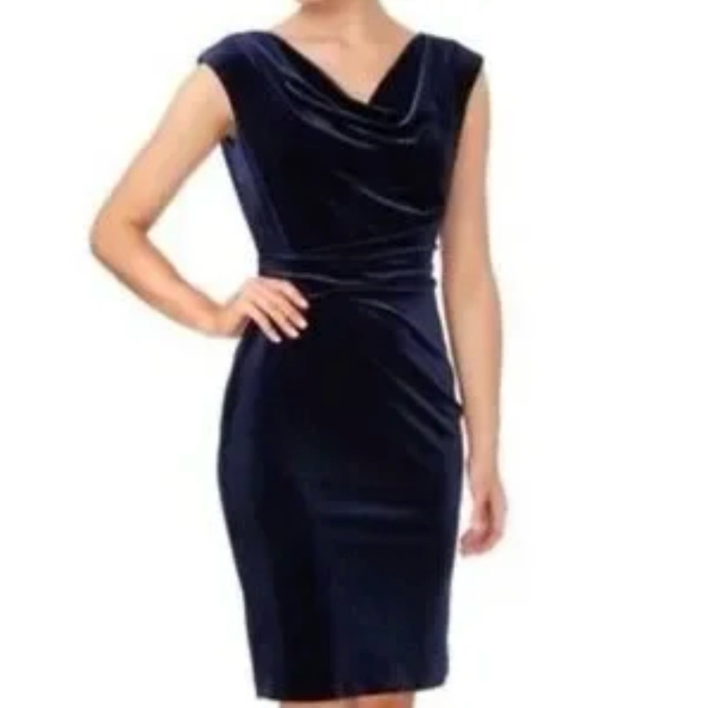 VINCE CAMUTO Dress Navy Blue
Stretch Velvet Drapped Front size 4‎